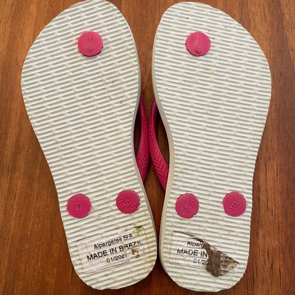 Havaianas Minnie flip flops size 10 toddler - Picture 3 of 4